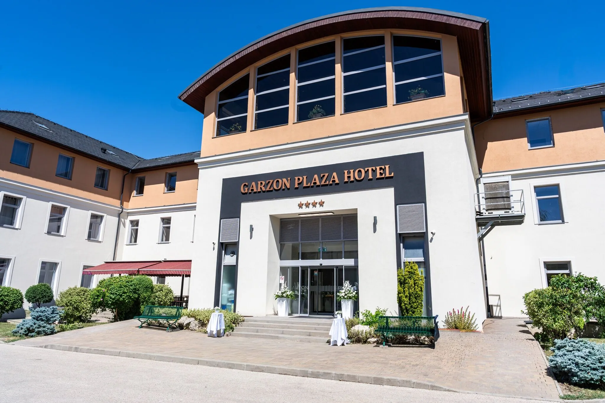 Hotel Garzon Plaza Győr