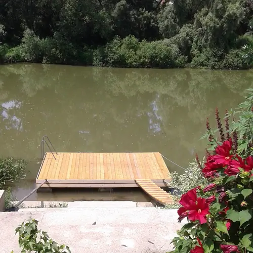 A vízparti stég új korában