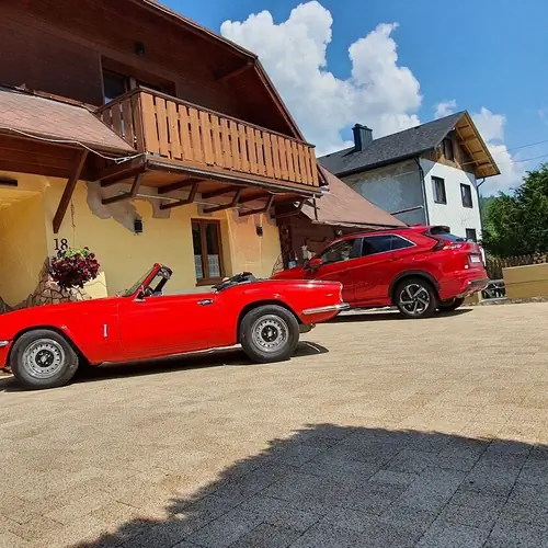 dom z parkingiem