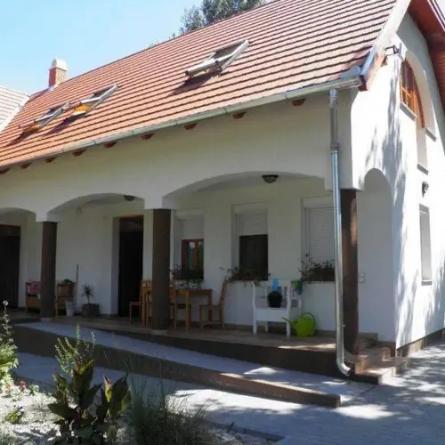 Fot&oacute; az &eacute;p&uuml;letről