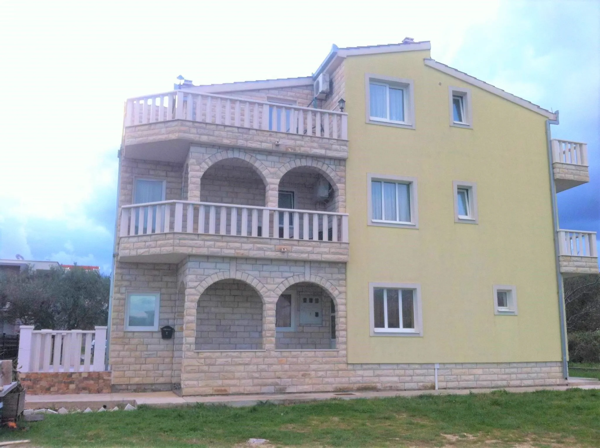 Miro Apartman Kaštel Štafilić