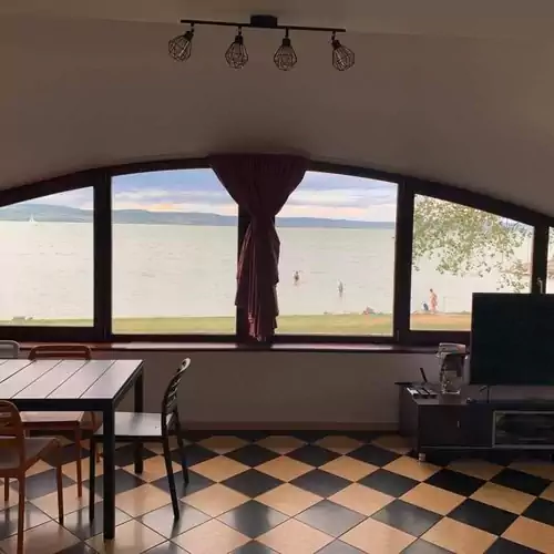 Színes Panoráma Apartman Balatonlelle 012 kép