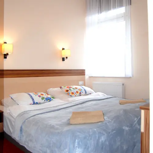 p.2 / Dwie sypialnie dwuosobowe z łazienką