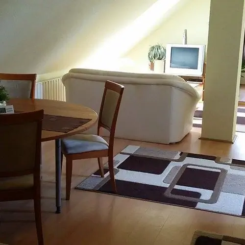 F&eacute;nyk&eacute;p apartmanr&oacute;l