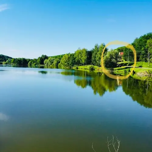 Vend&eacute;gh&aacute;z elhelyezked&eacute;se a t&oacute;n&aacute;l