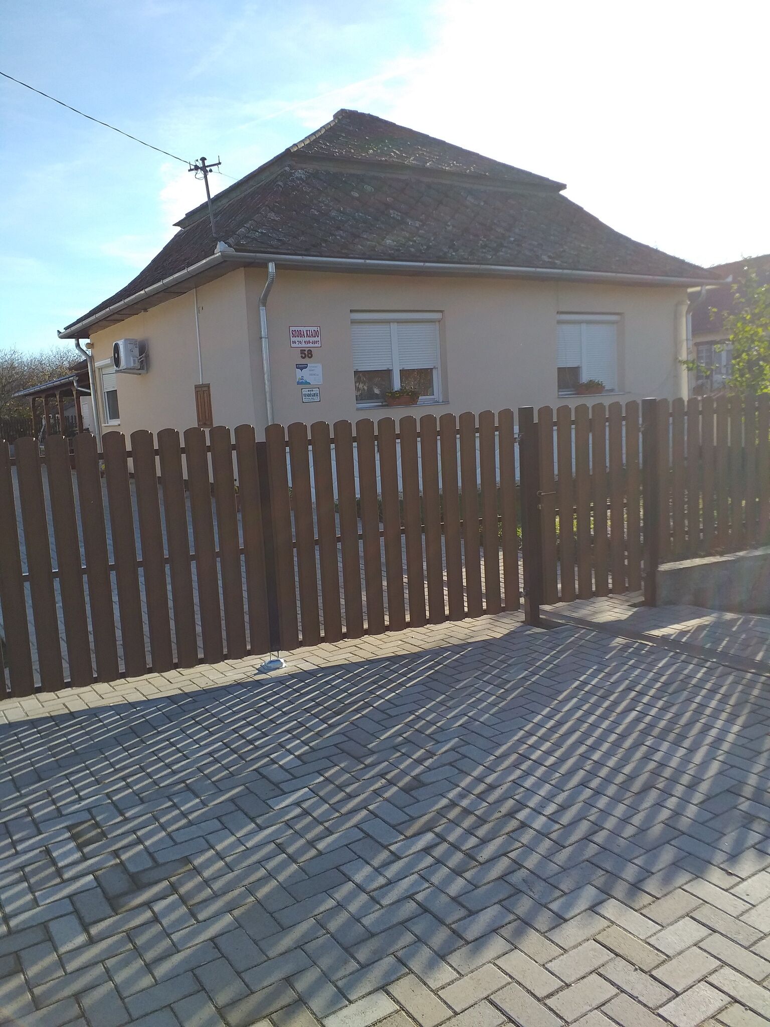 Kun Vendégház Kisar