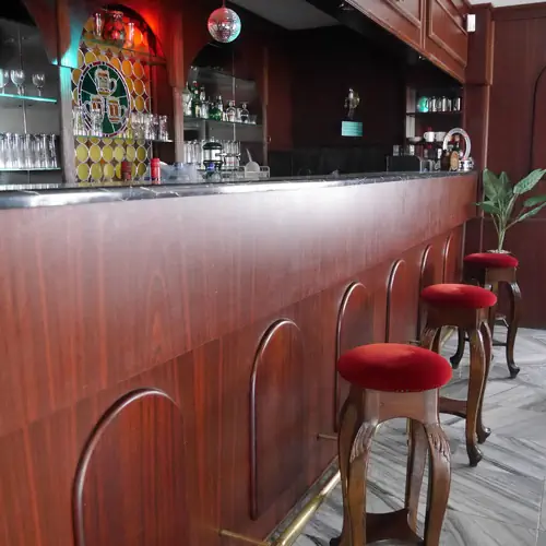 K&aacute;v&eacute;z&oacute; &eacute;s b&aacute;r