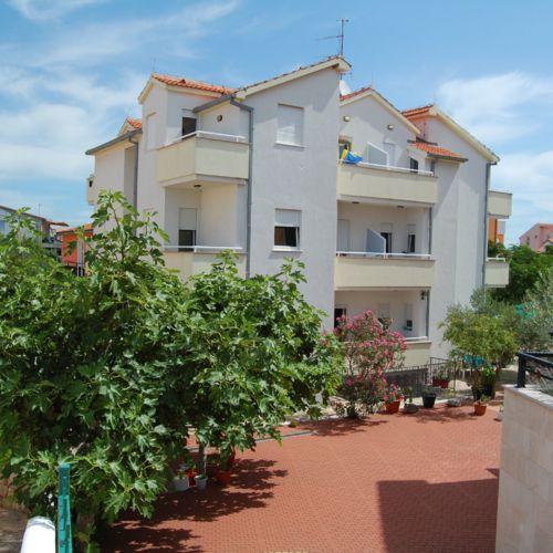 Apartmani Hrga Vodice  2