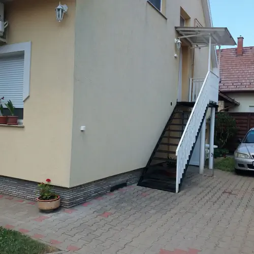 Emeleti felj&aacute;r&oacute; 