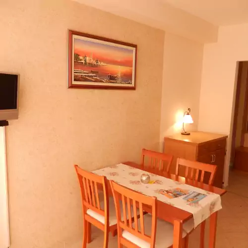 Lola Apartman Hajdúszoboszló 007 kép