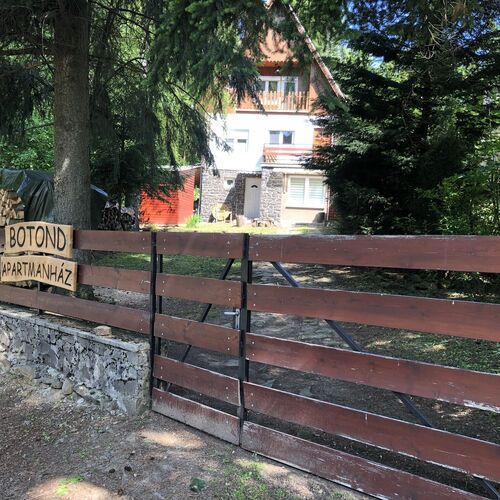 Botond Apartmanház Mátraszentimre