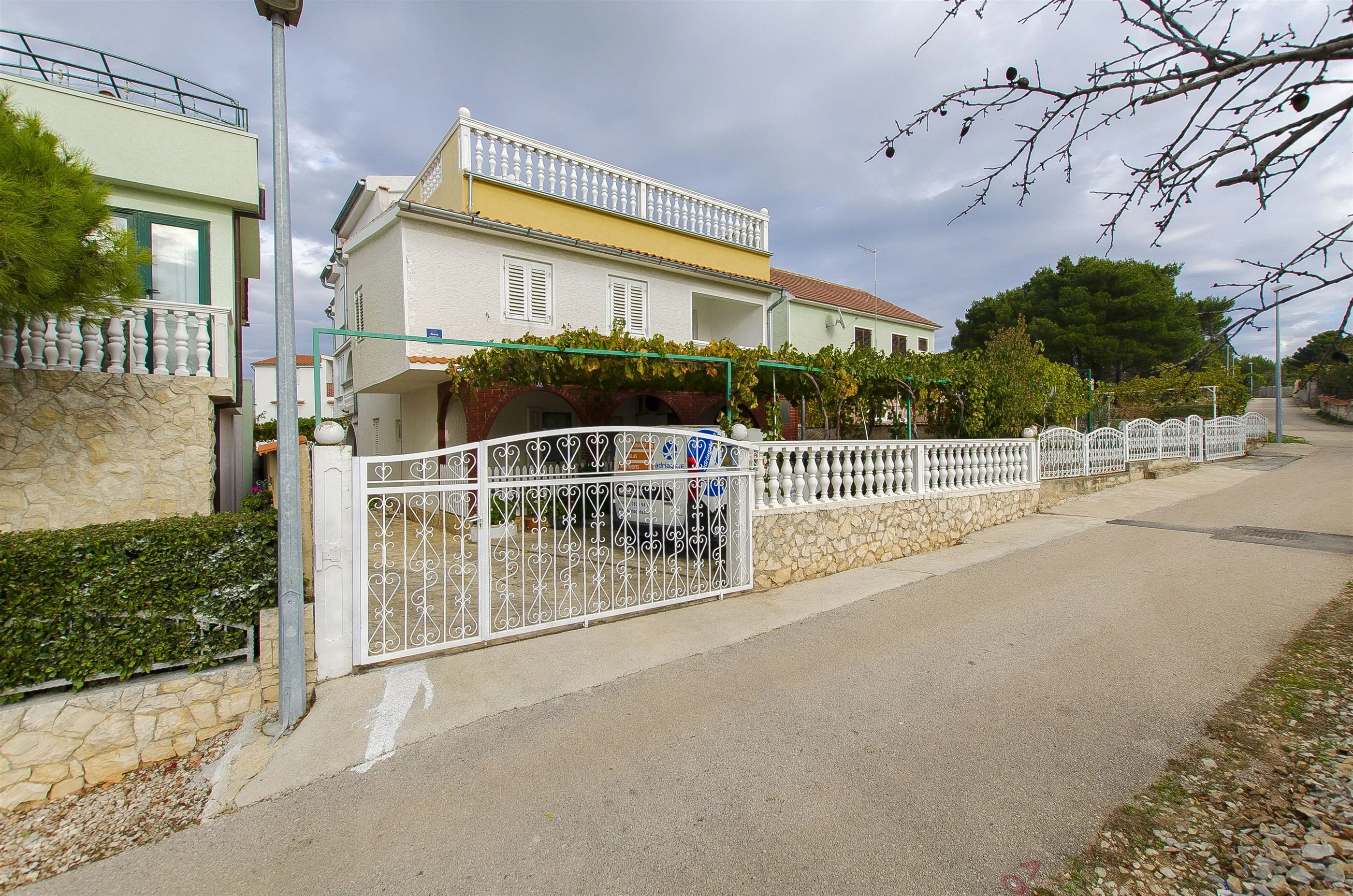 Apartments Vladimir Jadrtovac