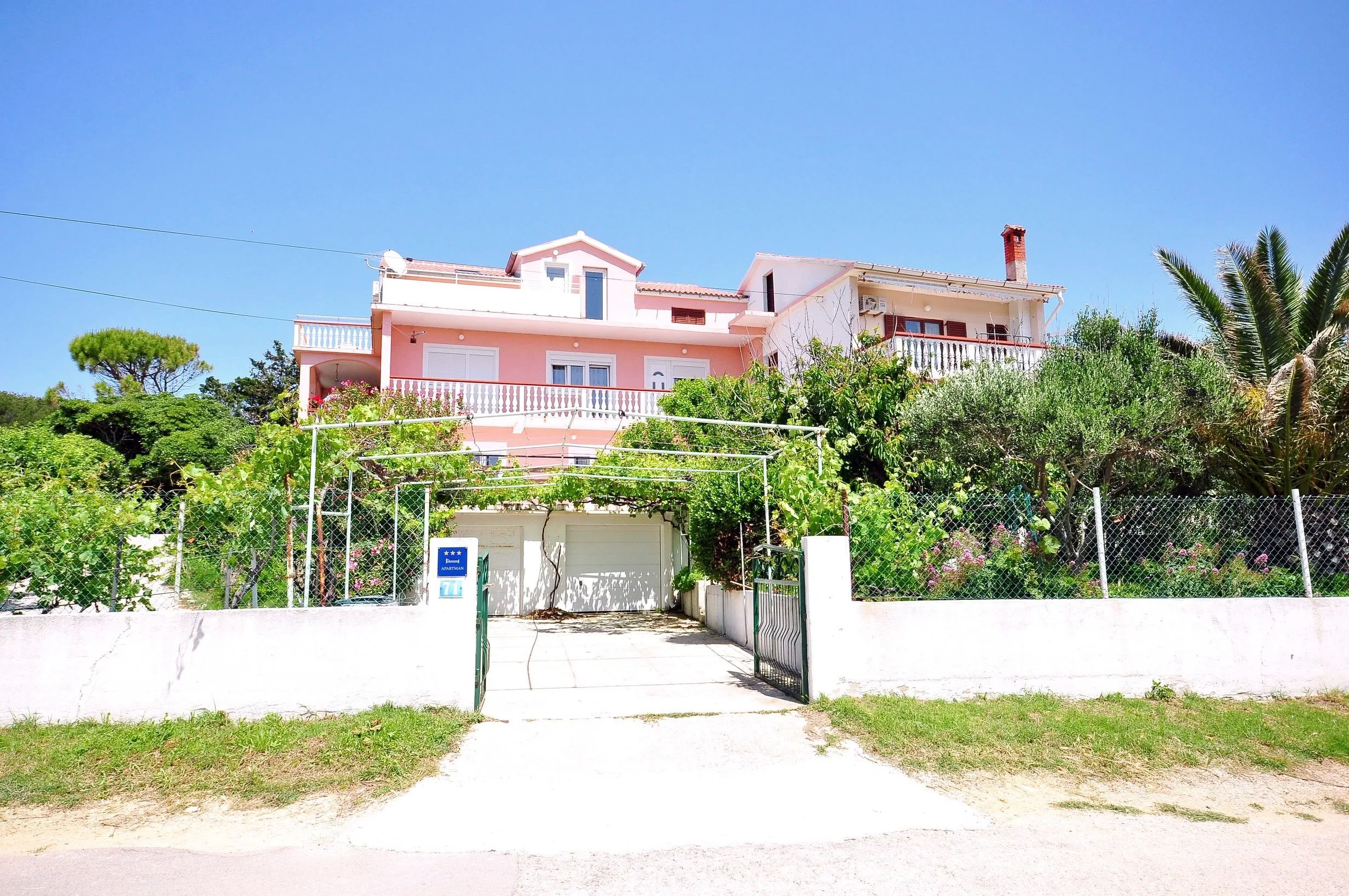 Apartments Anđelo Vlasici