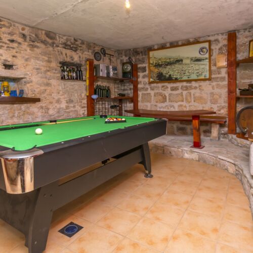House Ante Grohote  3