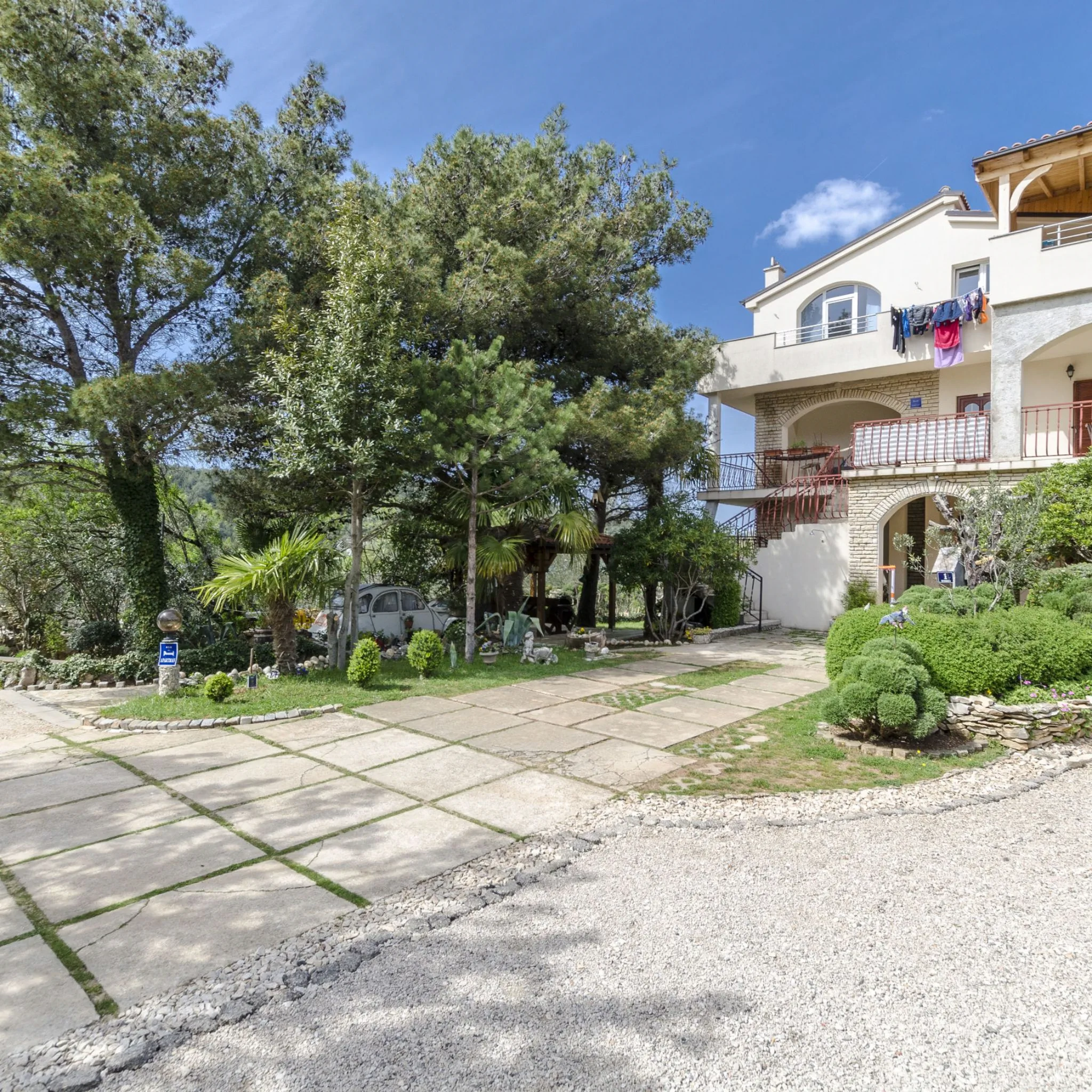 Apartments Davor Jadrtovac