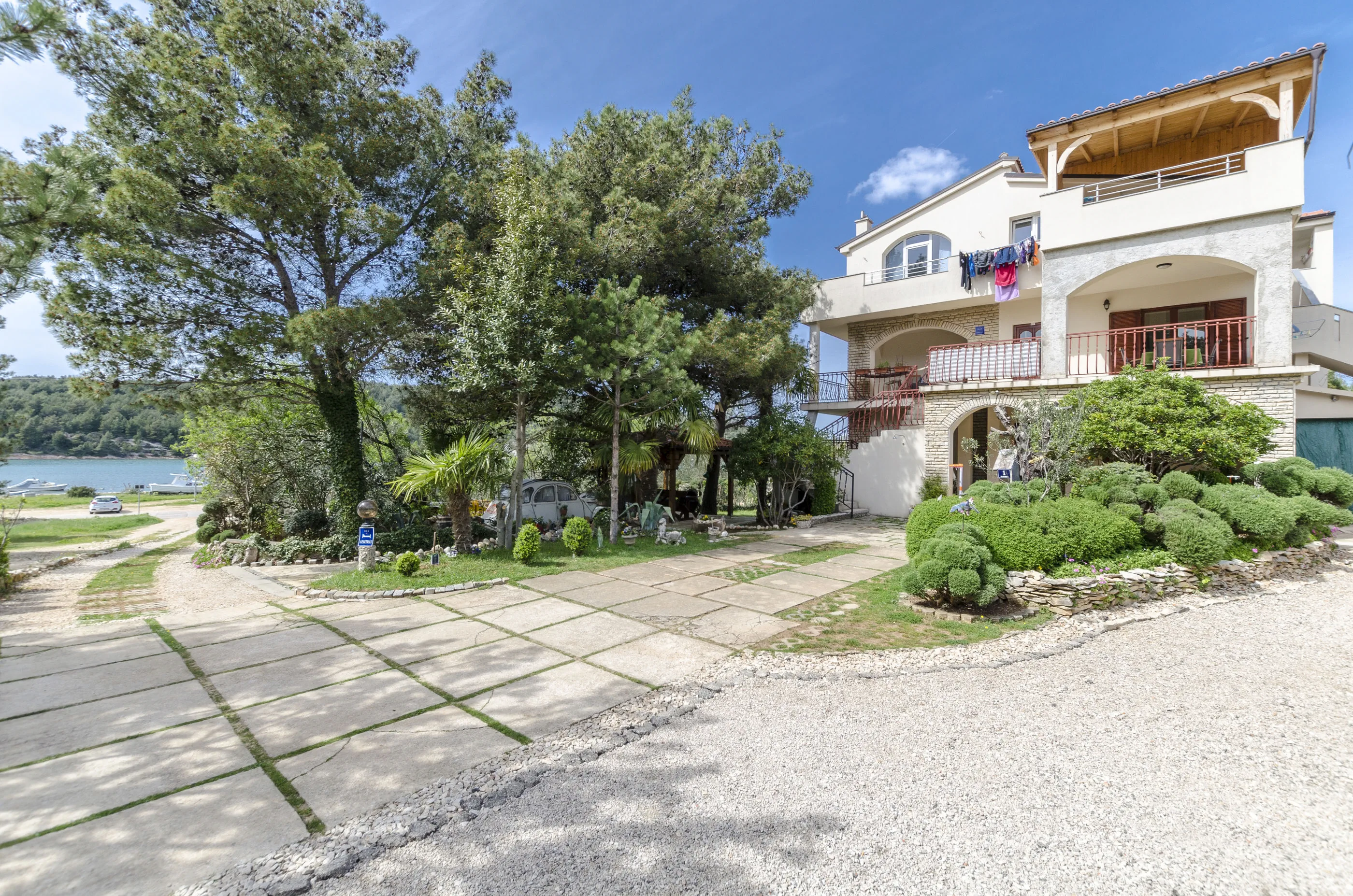Apartments Davor Jadrtovac