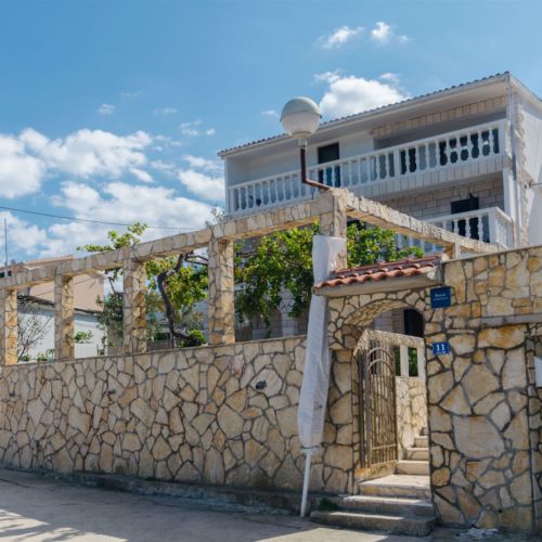 Apartment Barba Rogac  4