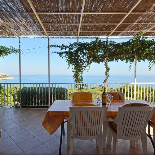 House LaNa Zavalatica