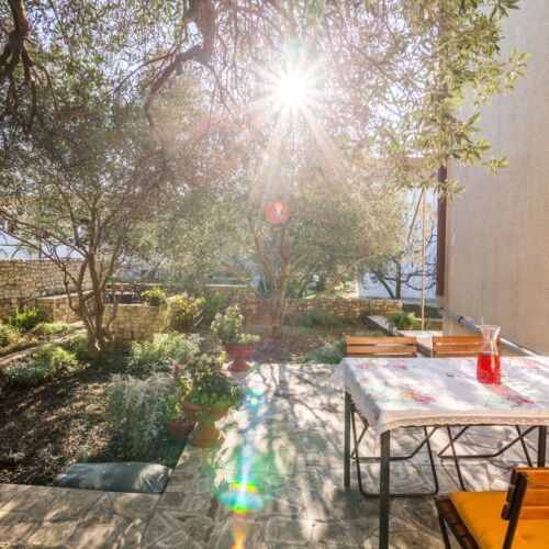 Apartment Srećko Vinisce