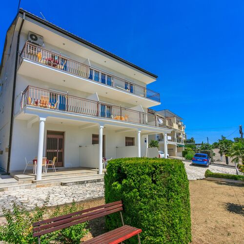 Apartments Laura Dramalj  2