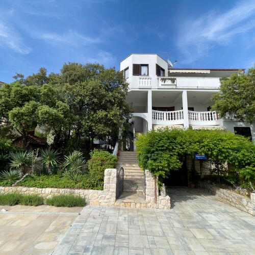 Apartments Ante Mandre