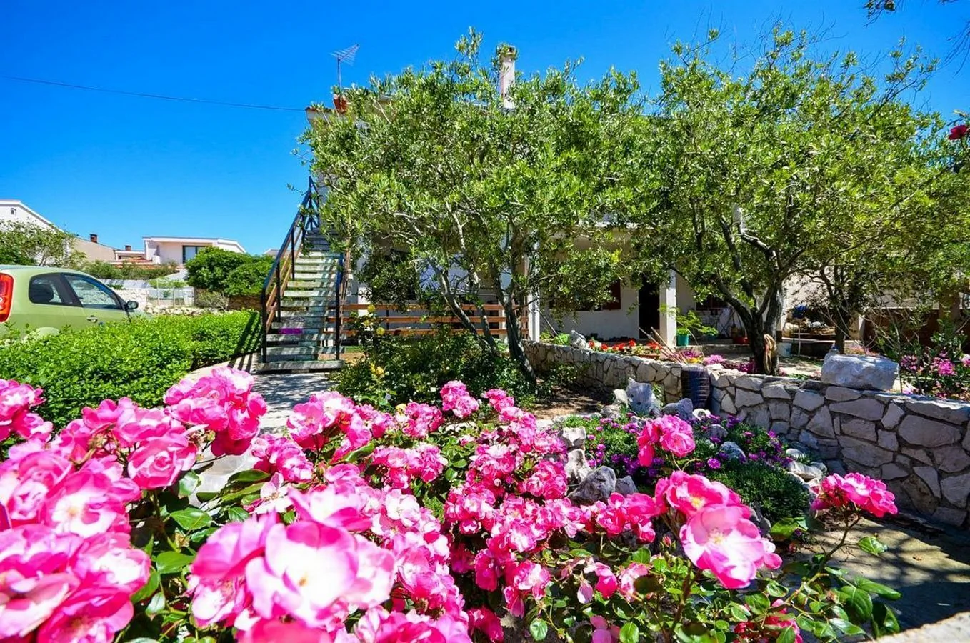 Apartments Tome Povljana