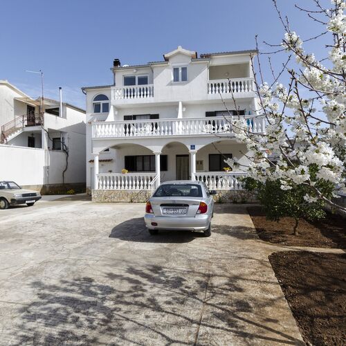 Apartments Mime Pirovac