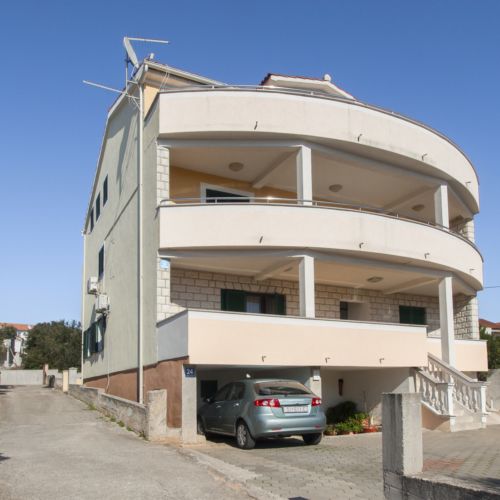Apartments Frane Brodarica  2