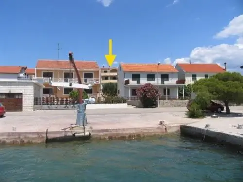 Apartments Frane Brodarica