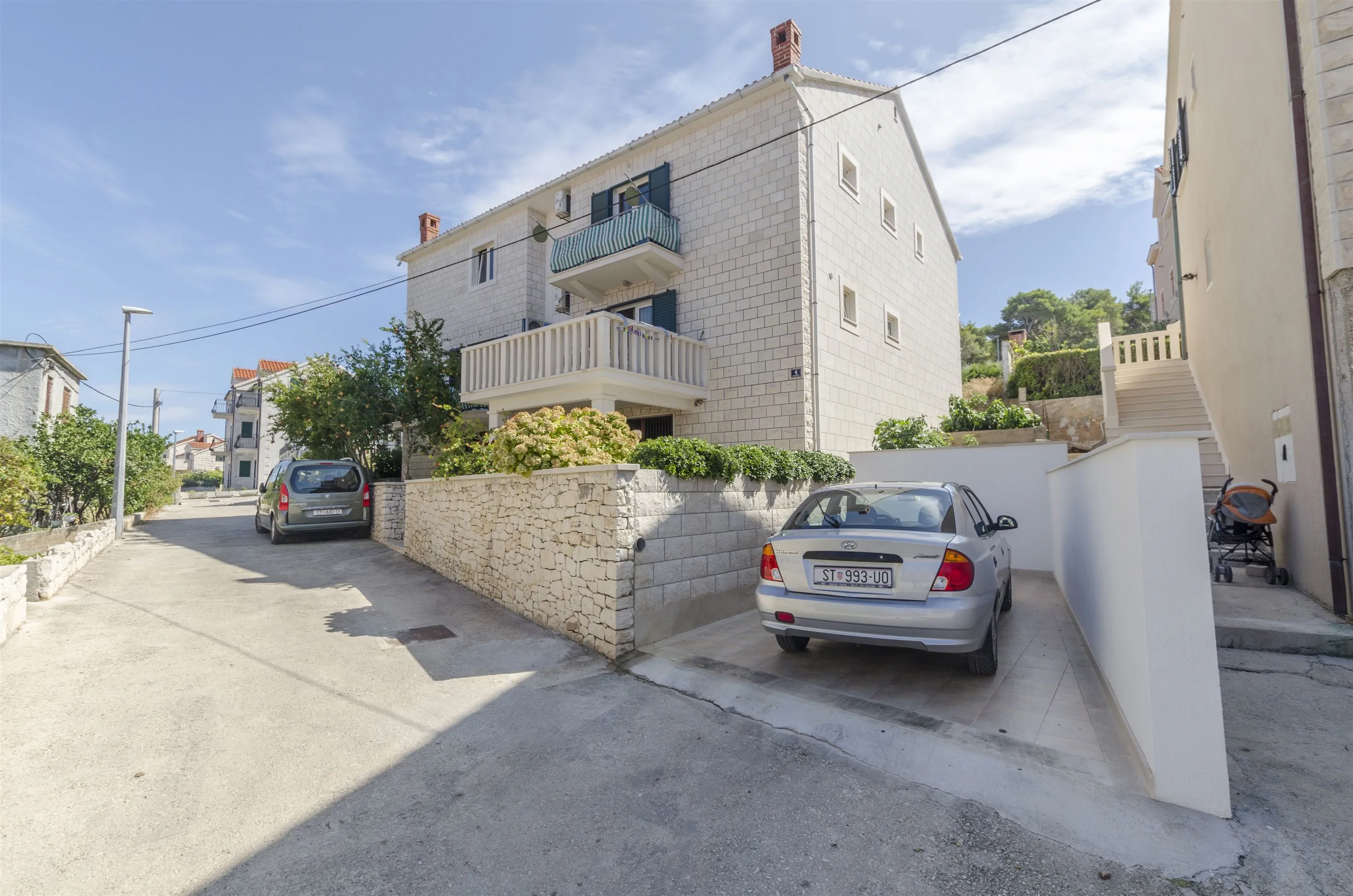 Apartments Grozdana Postira