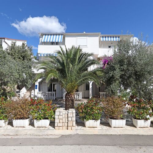 Apartments Family Gligora Mandre
