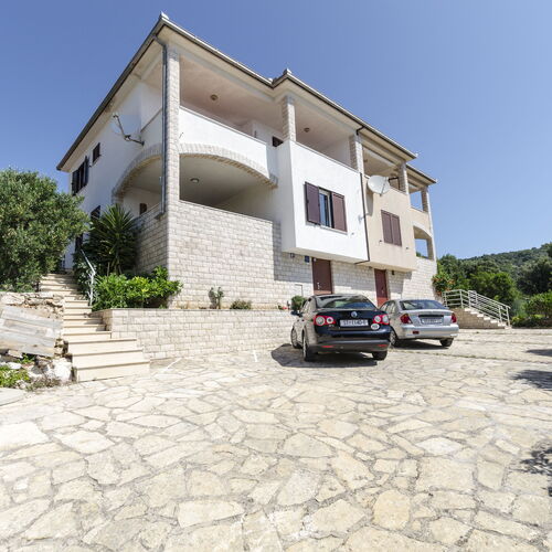 Apartments Ante Vinisce  4