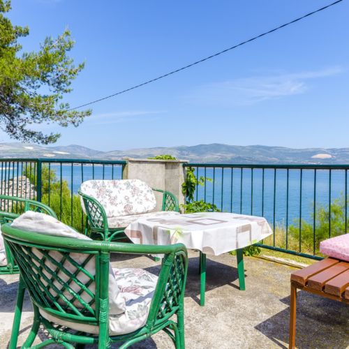 Apartments Dragica Slatine  2