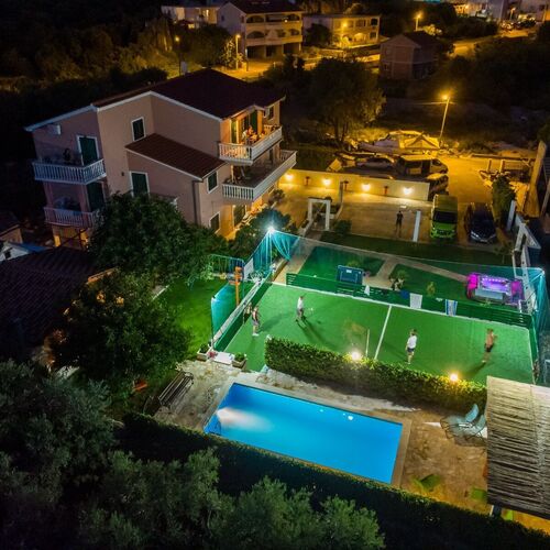 Apartments Mirko Seget Vranjica  2