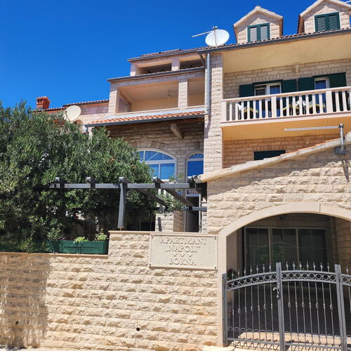 Apartments and Room Napoli Bol  4