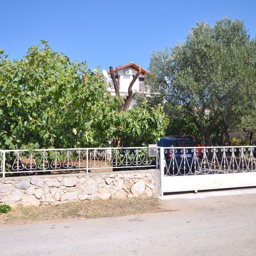 Apartments Goroslava Tribunj