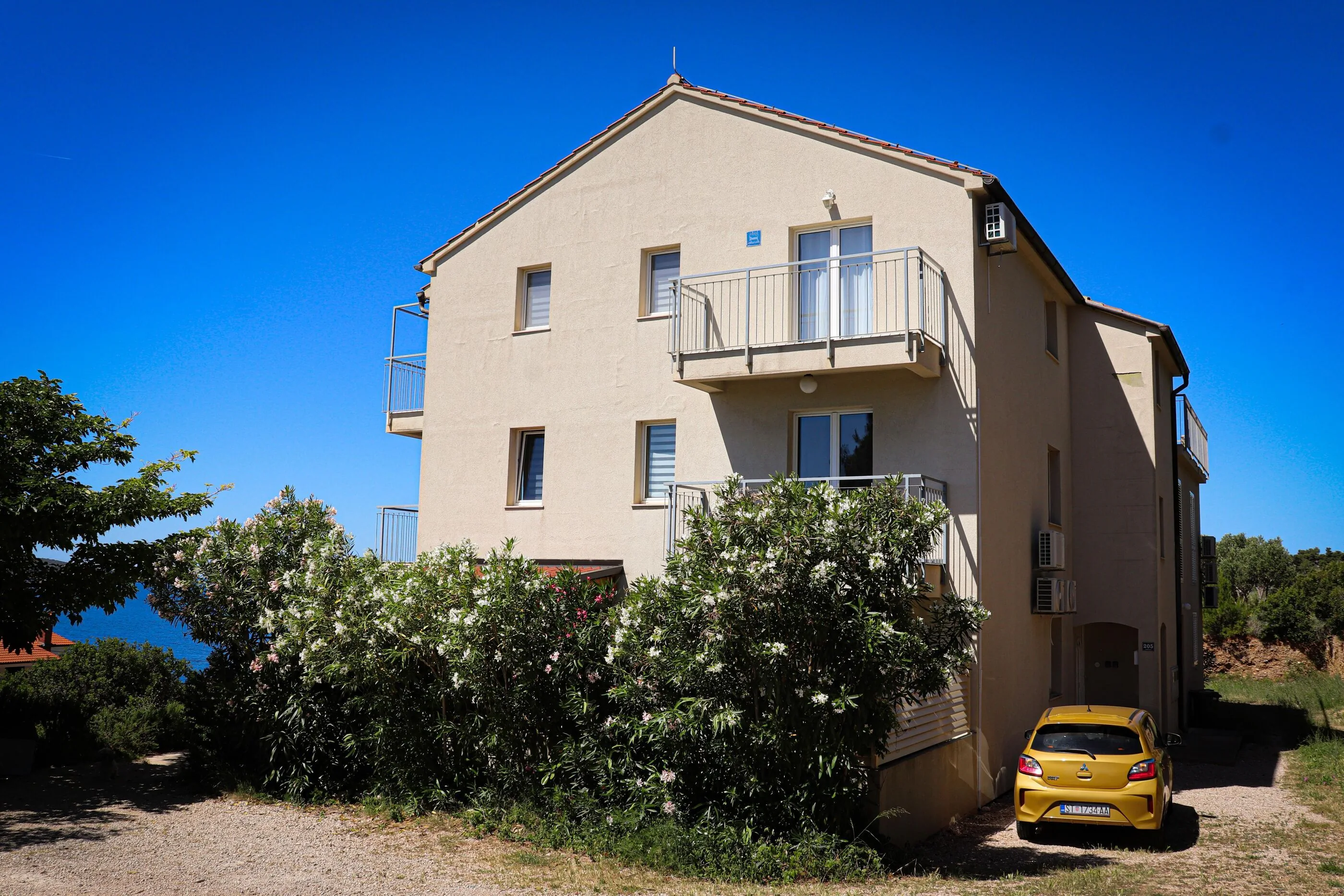 Apartments Ena Zavala
