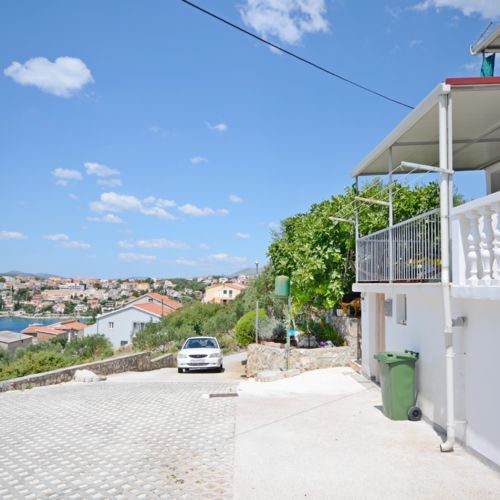 Apartments Petar Okrug Gornji  4
