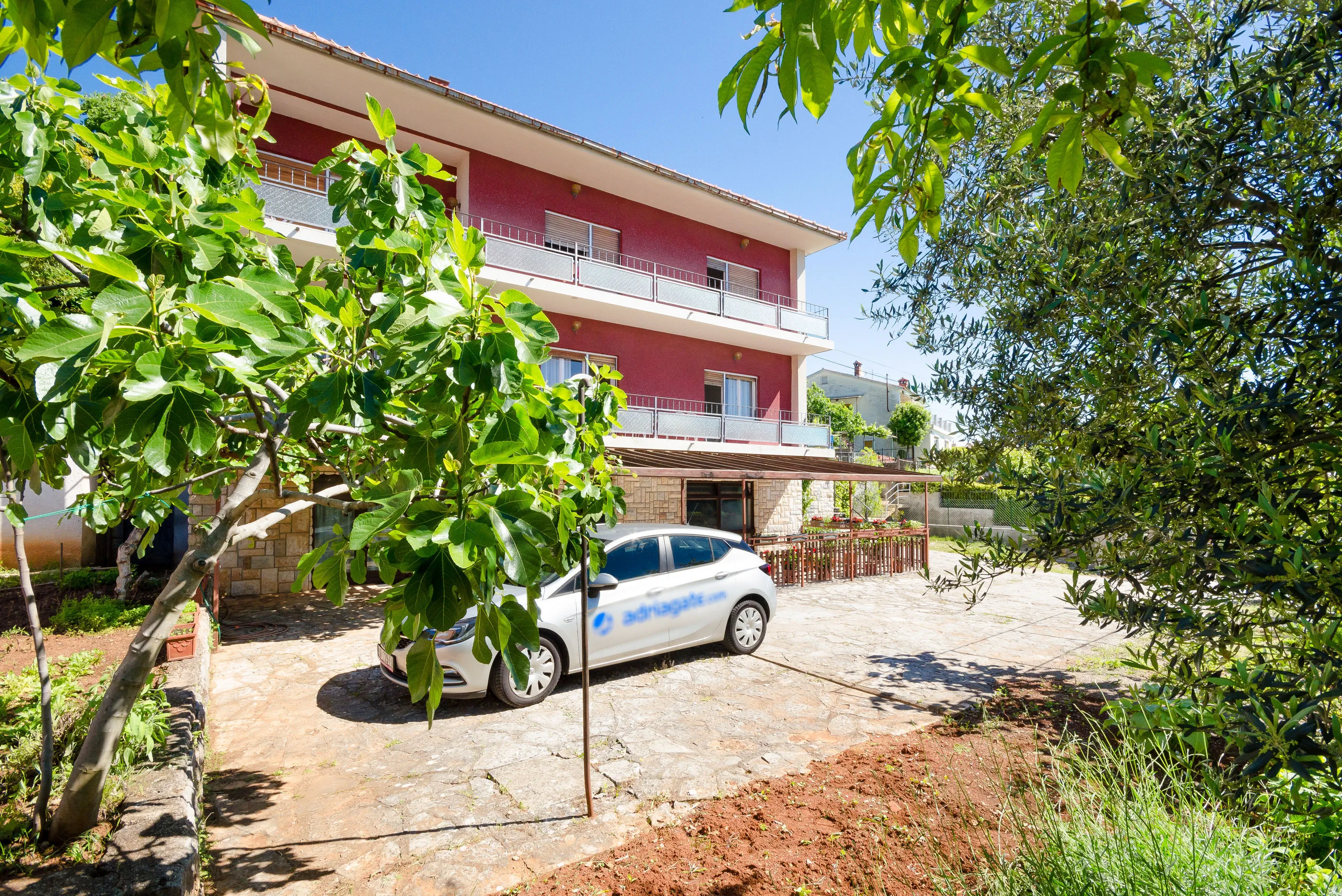 Apartments Mladen Jelica Icici
