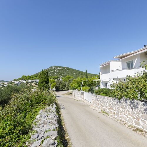 Apartments Danica Tisno