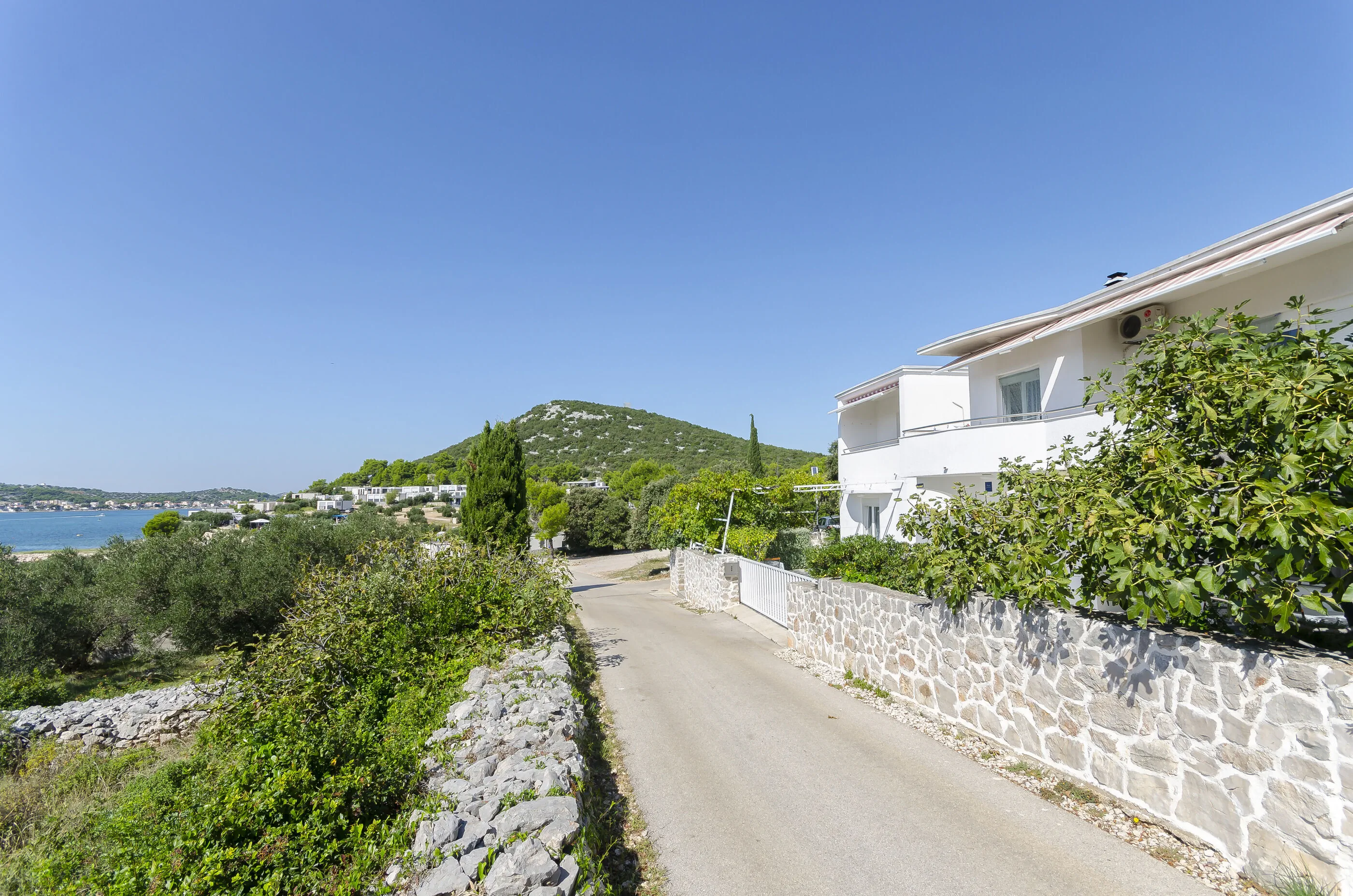 Apartments Danica Tisno