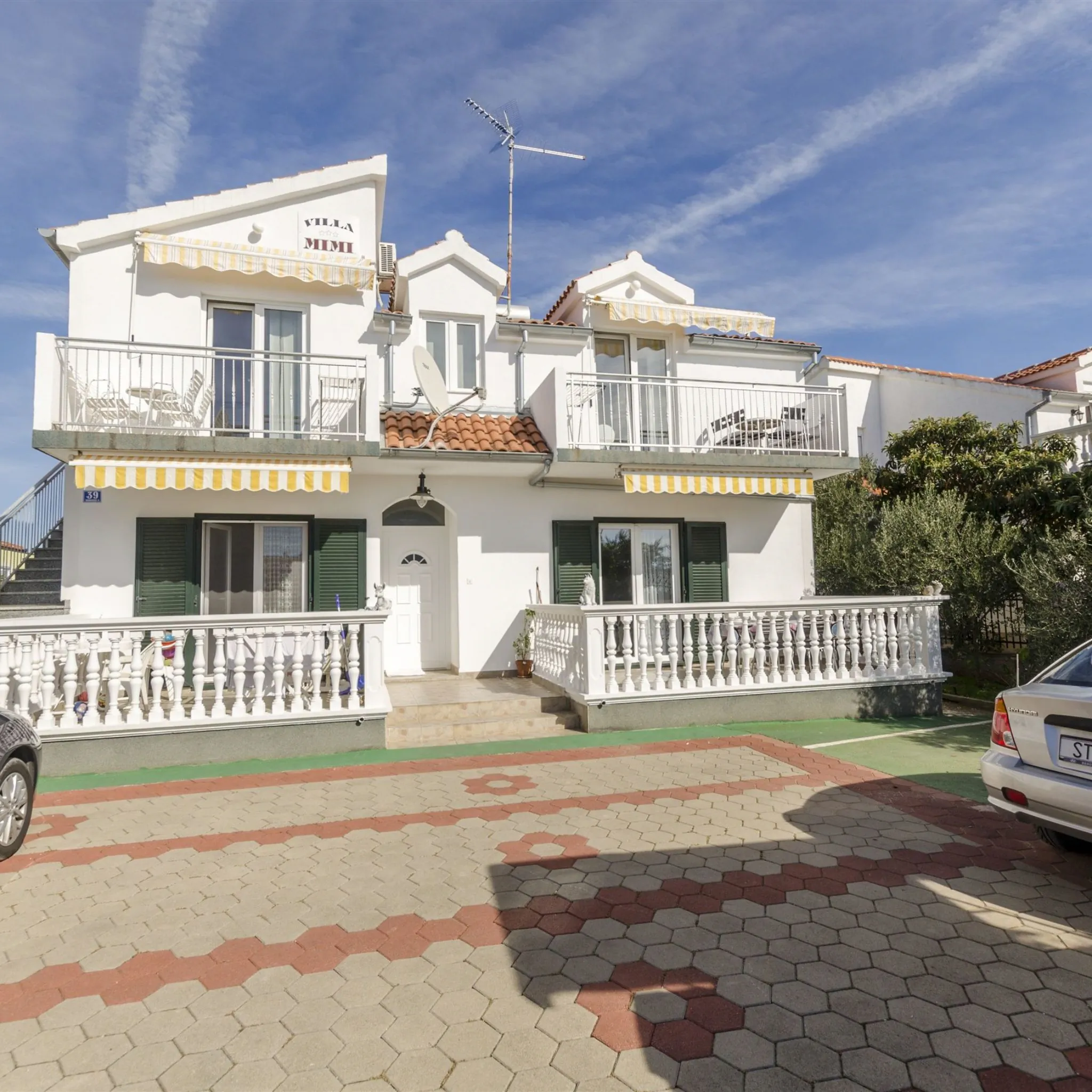 Apartments Vinko Brodarica