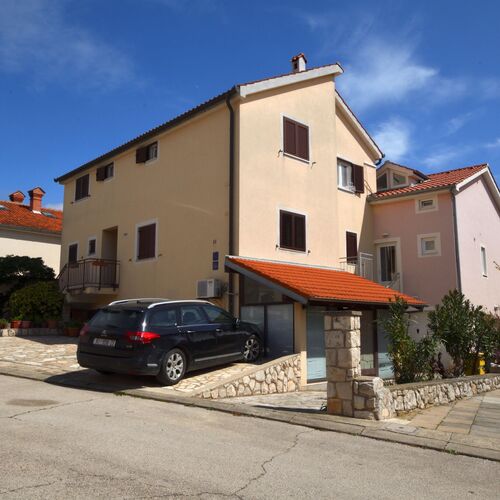 Apartments Rafael Cres  2