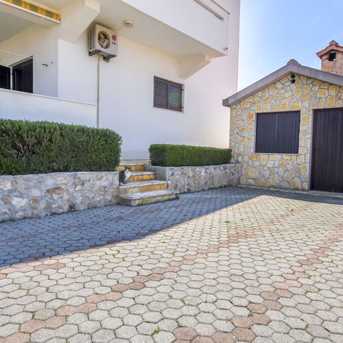 Apartments Mirta Razanj  4