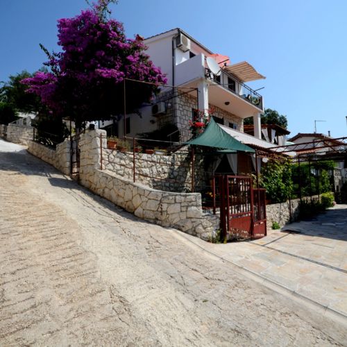 Apartments Katica Okrug Gornji  3