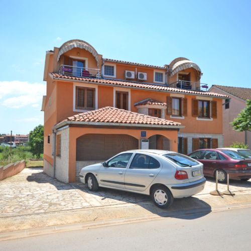 Apartments Manda Valbandon  2