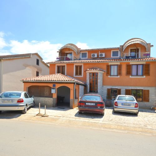 Apartments Manda Valbandon  4