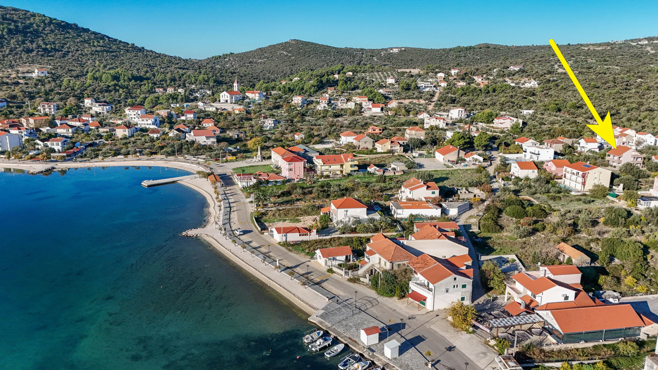 Apartments Mladen Vinisce
