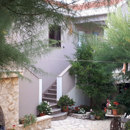 Apartments Max Razanac