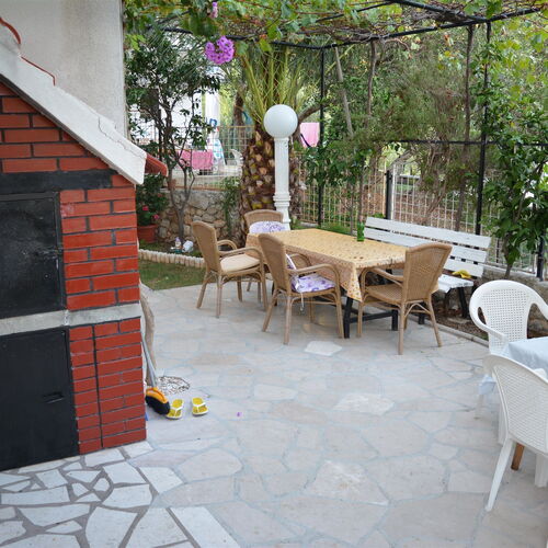 Apartments Ćosić Igrane  4